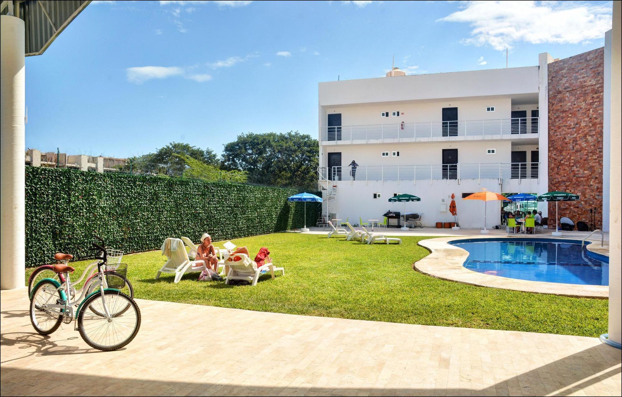 Playa Encantada Apartahotel 3*